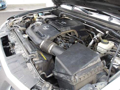 Used 2016 Nissan Frontier SV AWD/4WD image 23