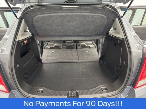 Used 2019 Chevrolet Trax LT w/ LT Convenience Package image 39