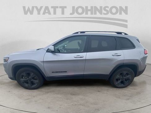 Used 2019 Jeep Cherokee Latitude Plus AWD/4WD image 4
