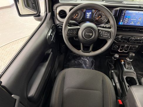 Used 2024 Jeep Wrangler Unlimited Sport AWD/4WD image 30