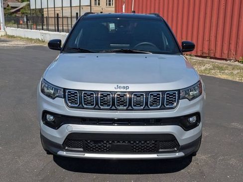 Used 2025 Jeep Compass Limited AWD/4WD image 9