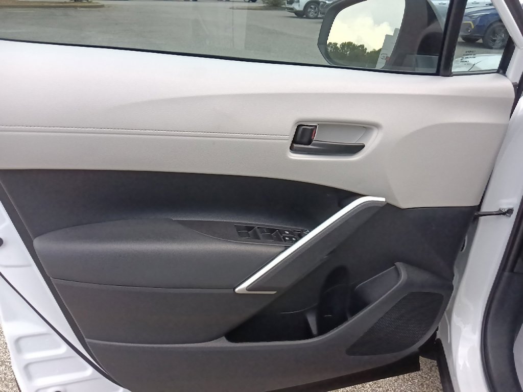 Used 2025 Toyota Corolla Cross L FWD image 11