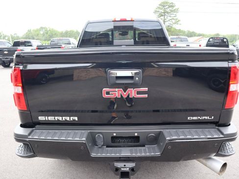 Used 2018 GMC Sierra 3500 Denali w/ Duramax Plus Package AWD/4WD image 8