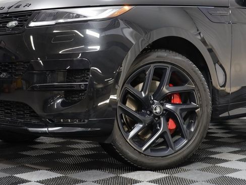 Used 2023 Land Rover Range Rover Sport SE Dynamic image 3