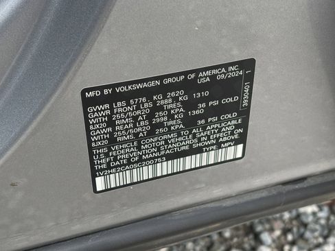 Used 2025 Volkswagen Atlas Cross Sport SE image 24
