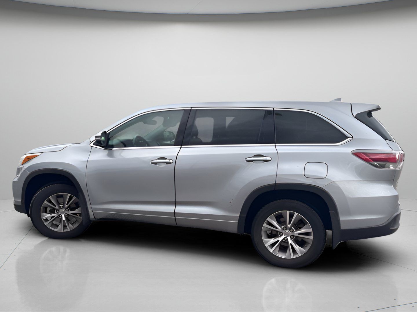 Used 2015 Toyota Highlander Plus AWD/4WD image 12