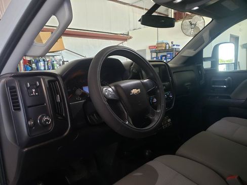 Used 2019 Chevrolet Silverado 2500 W/T AWD/4WD image 14