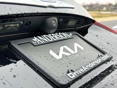 Used 2015 Chrysler 200 C w/ Navigation & Sound Group I image 12