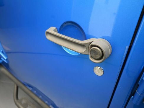 Used 2015 Jeep Wrangler Unlimited Sahara w/ Dual Top Group image 28