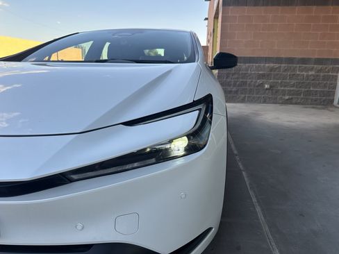 Used 2024 Toyota Prius Prime SE image 9