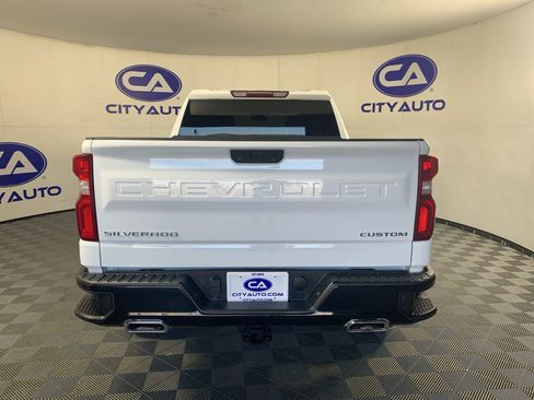 Used 2019 Chevrolet Silverado 1500 Custom Trail Boss w/ Custom Convenience Package AWD/4WD image 4