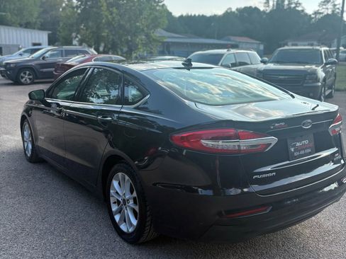 Used 2019 Ford Fusion SE image 8