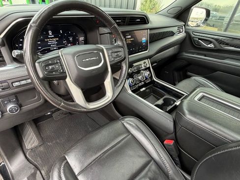 Used 2023 GMC Yukon Denali image 8