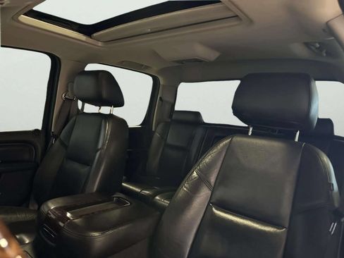 Used 2012 GMC Sierra 2500 Denali w/ Suspension Package, Off-Road AWD/4WD image 17