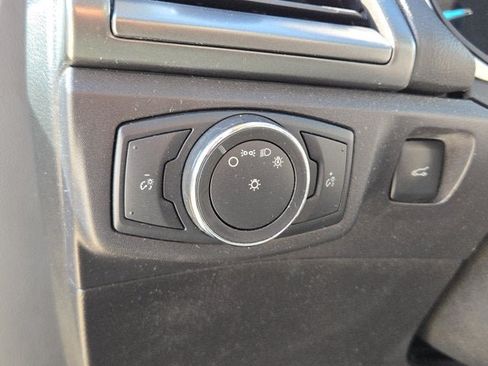 Used 2016 Ford Fusion SE FWD image 21