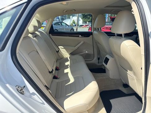 Used 2013 Volkswagen Passat 2.5 SEL FWD image 10