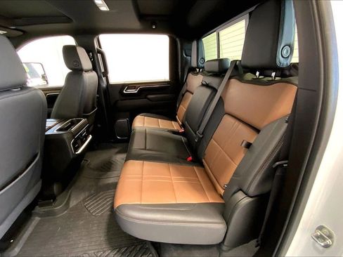 Used 2024 Chevrolet Silverado 2500 High Country w/ High Country Premium Package image 24