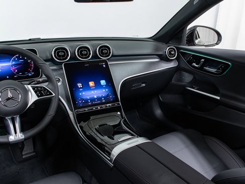 Used 2025 Mercedes-Benz C 300 4MATIC Sedan image 17