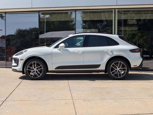 Certified 2025 Porsche Macan AWD/4WD image 2