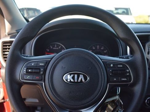 Used 2018 Kia Sportage LX FWD image 23