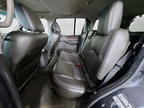 Used 2012 Nissan Pathfinder LE RWD image 29