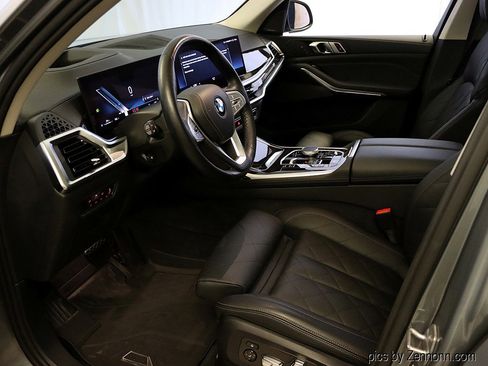 Certified 2023 BMW X7 xDrive40i w/ Premium Package image 11