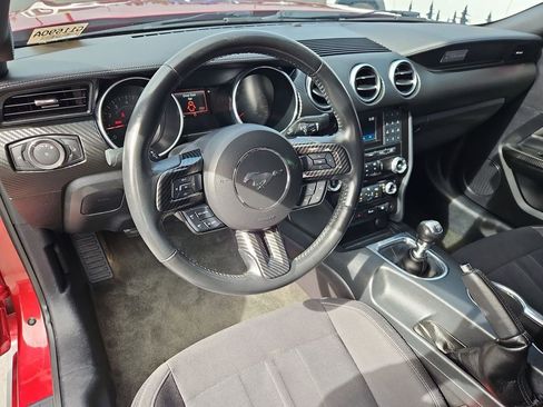 Used 2018 Ford Mustang Coupe RWD image 13