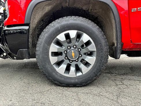 New 2025 Chevrolet Silverado 2500 Custom w/ Custom Value Package image 8