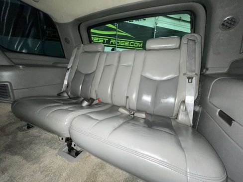 Used 2003 GMC Yukon Denali image 28