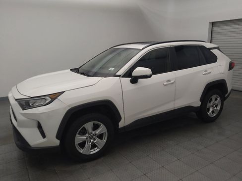 Used 2019 Toyota RAV4 XLE w/ Convenience Package image 2
