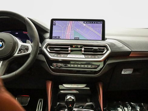 Used 2025 BMW X4 xDrive30i w/ Premium Package image 14