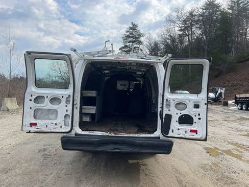 Used 2010 Ford E-150 and Econoline 150 Extended image 10