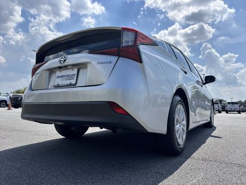 Used 2022 Toyota Prius LE FWD image 10