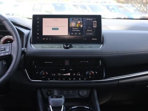 Certified 2025 Nissan Rogue SL w/ Tech Package AWD/4WD image 27