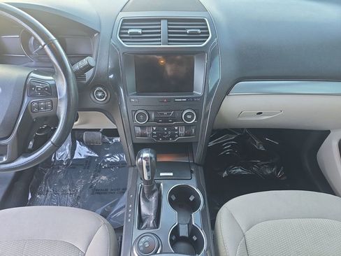 Used 2019 Ford Explorer XLT w/ Equipment Group 201A image 13