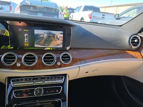 Used 2017 Mercedes-Benz E 300 4MATIC image 11