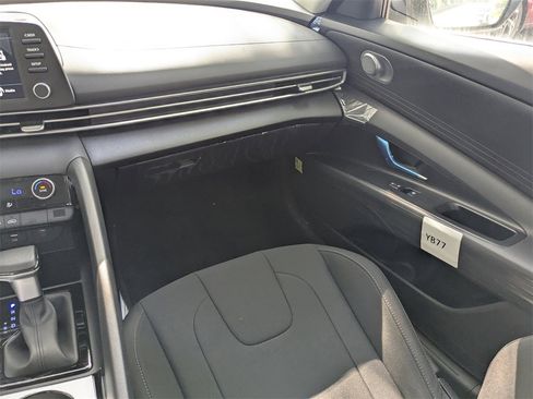 New 2025 Hyundai Elantra Blue image 16