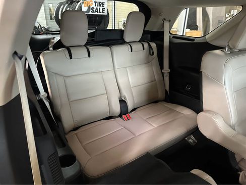 Used 2022 Ford Explorer XLT w/ Equipment Group 202A image 41