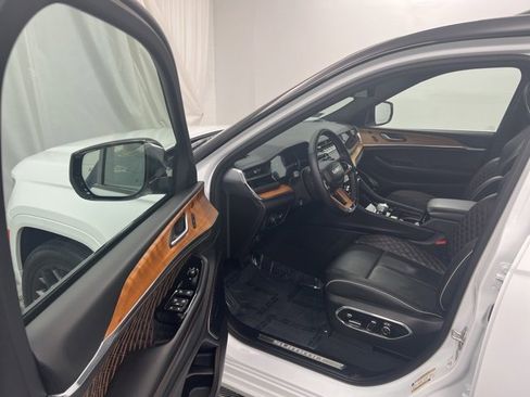 Used 2024 Jeep Grand Cherokee L Summit image 13