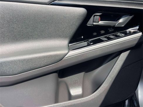 Used 2025 Toyota bZ4X AWD image 19