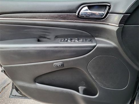 Used 2019 Jeep Grand Cherokee High Altitude image 3