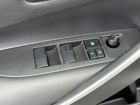 Used 2024 Toyota Corolla SE w/ SE Premium Package FWD image 13