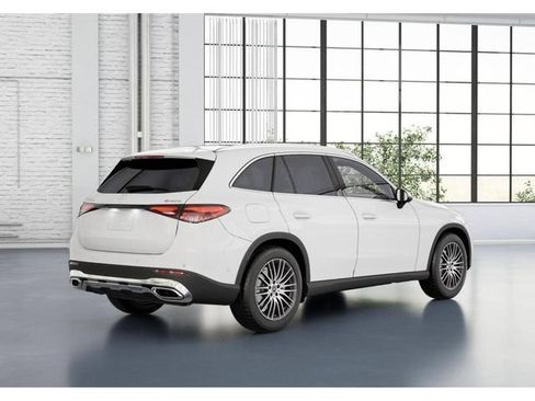 Used 2026 Mercedes-Benz GLC 300 4MATIC image 21