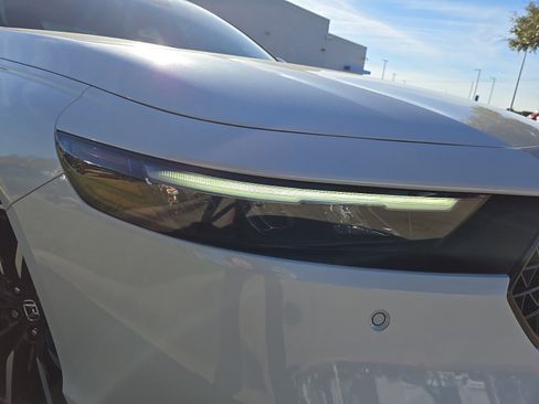 Used 2025 Honda Accord Touring image 11