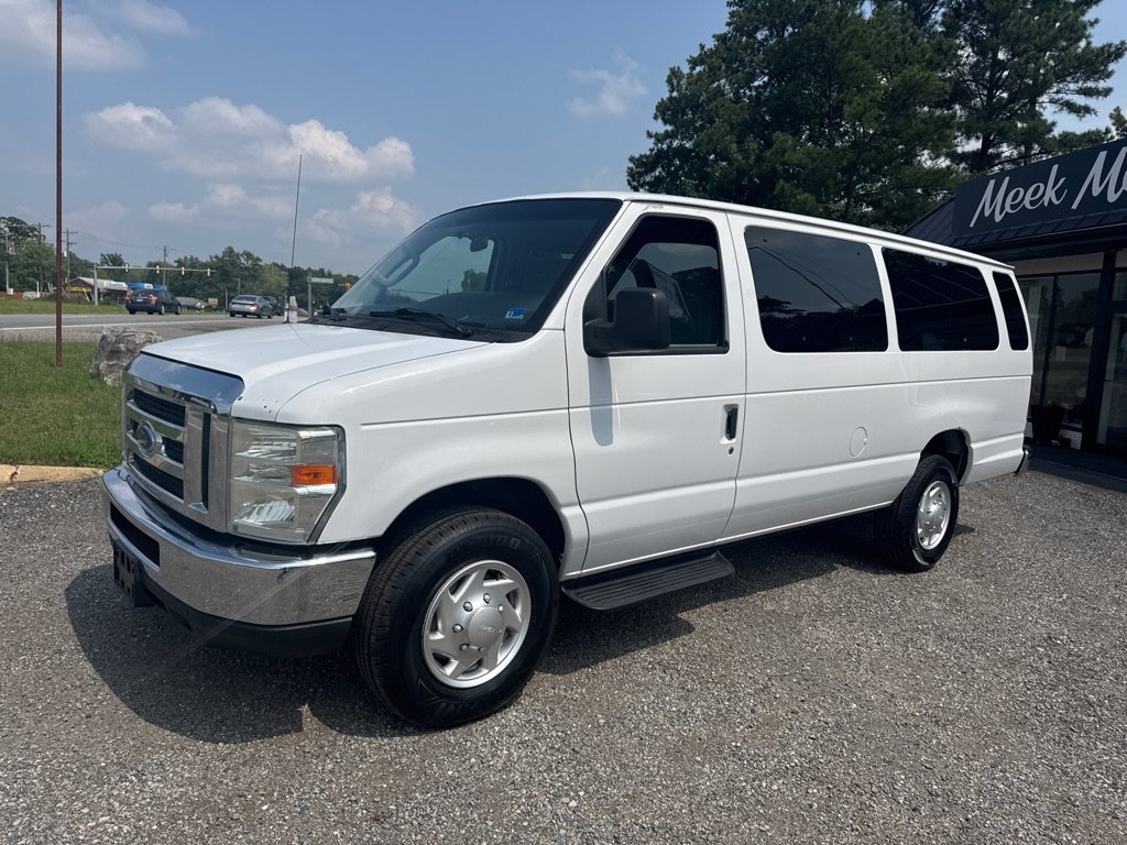 Used 2013 Ford E-350 and Econoline 350 XLT RWD image 2