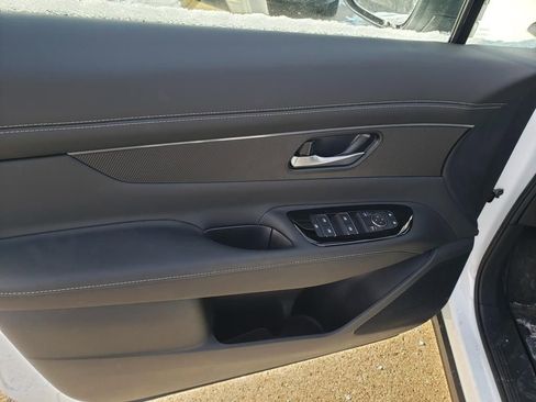 Used 2025 Nissan Murano SV image 15