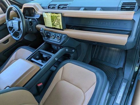 Used 2023 Land Rover Defender 130 X-Dynamic SE image 24