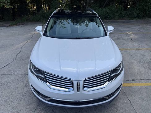 Used 2018 Lincoln MKX Reserve w/ Driver Assistance Package FWD image 9
