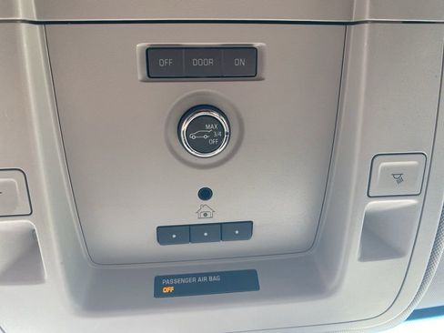 Used 2019 Chevrolet Tahoe LT RWD image 21