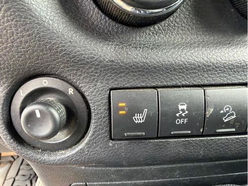 Used 2015 Jeep Wrangler Unlimited Sahara w/ Dual Top Group AWD/4WD image 18